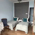 Szafirowa Przystan Bed and Breakfast *