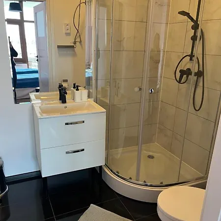 Szafirowa Przystan Bed & Breakfast