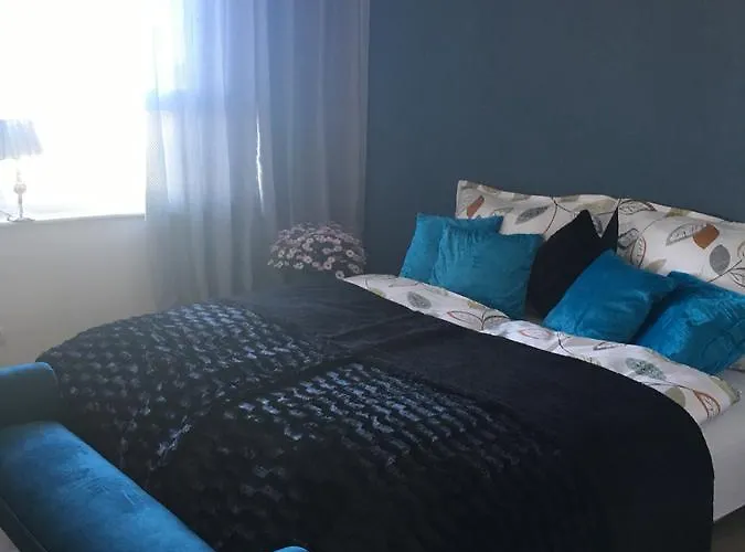 Szafirowa Przystan Nocleg ze śniadaniem *